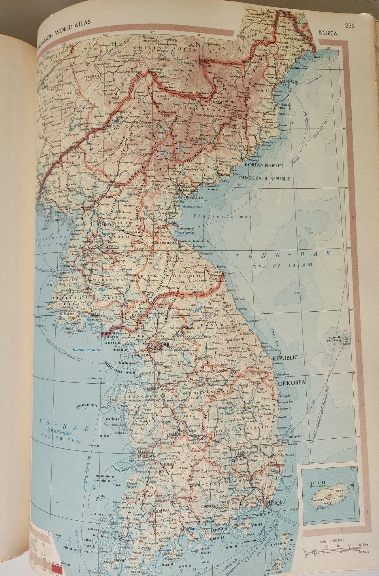 Rare 1968 Pergamon World Atlas – A Monumental Cartographic