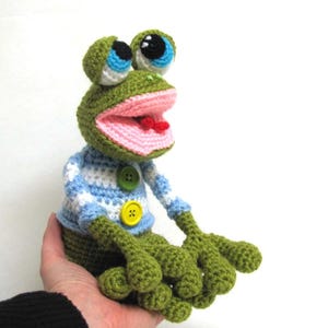 PATTERN! Crochet toy Amigurumi Pattern - Mr. the Frog.