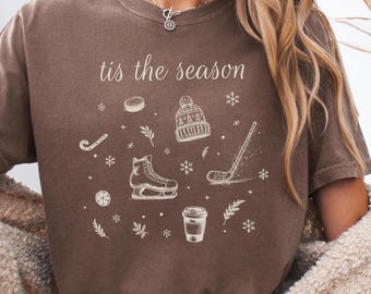 Tis the Season Hockey Shirt, Cute Hockey Mom Tee, Hockey Player Shirt, Hockey Mom Shirt Gift, Womens Rink Life Apparel Game Day Sports Shirt