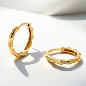 Orecchini a cerchio in bambù dorato - Cerchi in oro massiccio - Orecchini a cerchio minimalisti - Cerchi spessi da donna - Gioielli unici per regali per la mamma