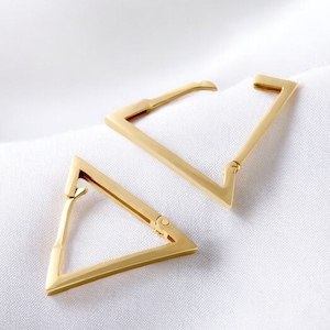 Geometrischer Schmuck aus 14K Gold - Dreieck Huggie Hoops Ohrringe für Frauen - 17 mm Hoops für Weihnachtsgeschenke - Minimalistisches Geschenk für Sie