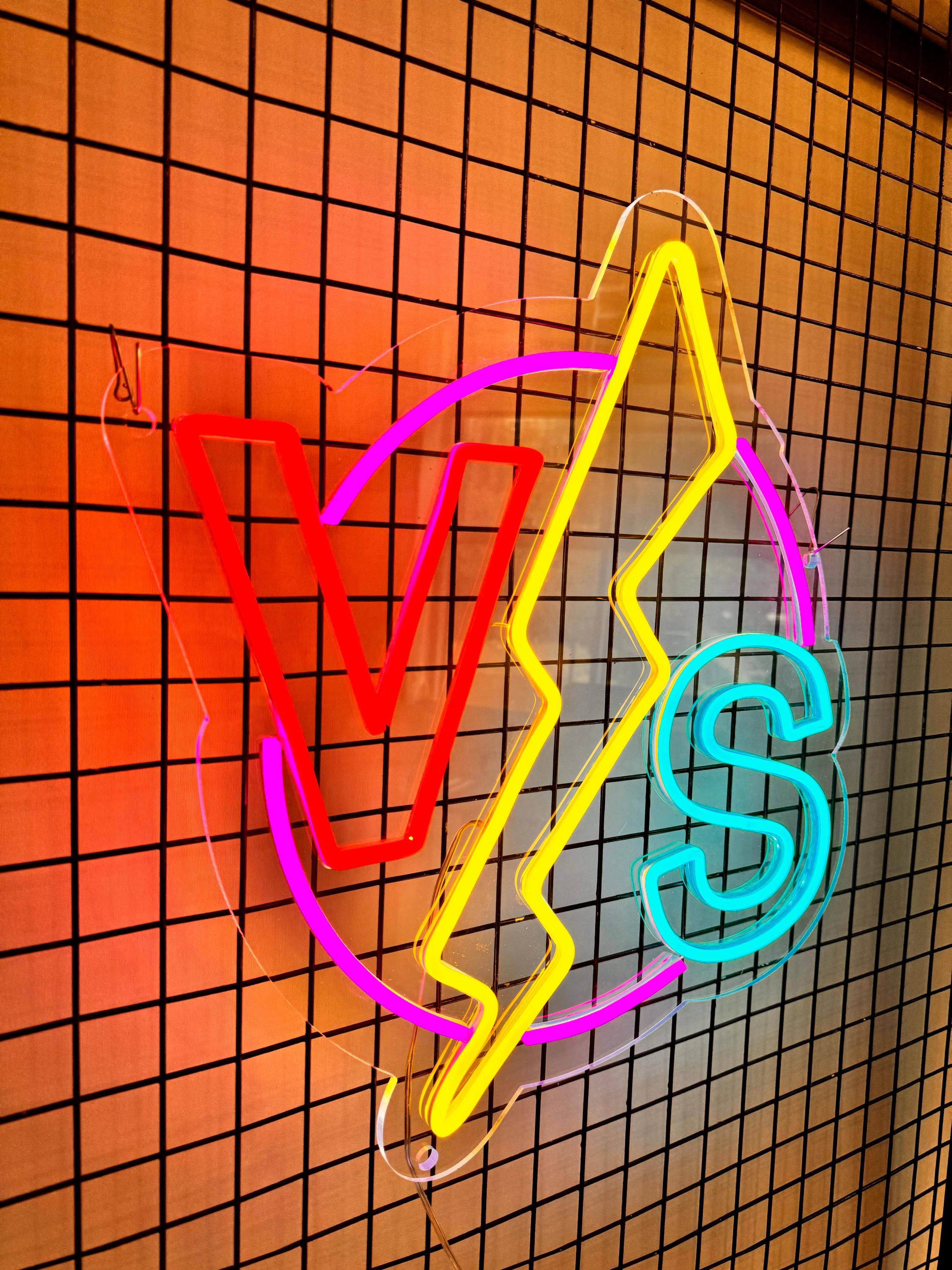 Vs Sign Machine VS Neon Sign With Lightning Bolt - Bold Wall Art for Gaming Rooms ...