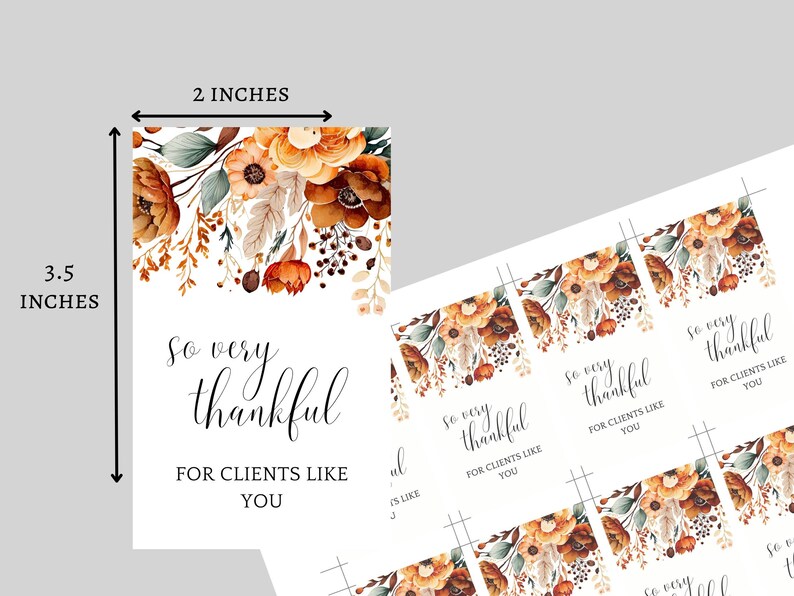 Op de afbeelding: Printbare cadeaulabels met een aquarel bloemenontwerp in tinten oranje, bruin en groen. De labels bevatten de tekst "So very thankful for clients like you" in een handschrift.