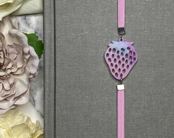 Strawberry Charm Elastic Bookmark