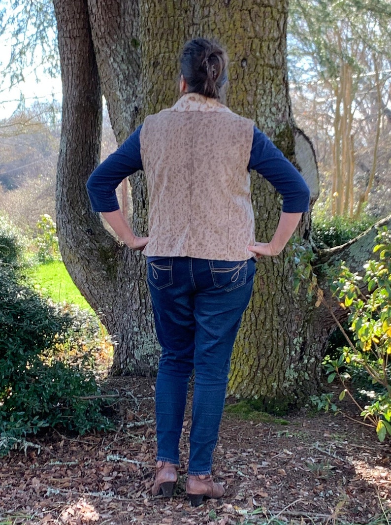 Coffee Leaf Animal Print Fleece Vest Size Large ~ Reversible Two Looks in One Free Domestic Shipping Too!