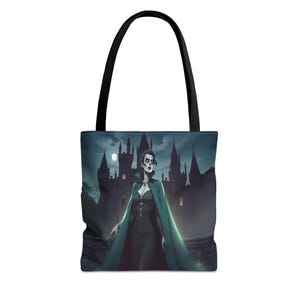 ニヤリと笑うヴァンパイアの女性用トートバッグ。ゴシックな日常使いにぴったりの、ハロウィンにぴったりのアクセサリー。