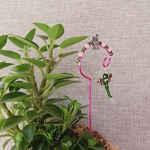 Dragonfly Plant Stake, Shepherd&#39;s Hook Decoration, Beaded Shepherd&#39;s Crook, Gift for Gardener, Dragonfly Plant Decoration