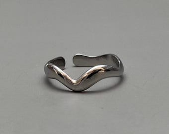 Y2K Vintage Silver Ring Adjustable Size 8 2000s Jewelry Unisex Style