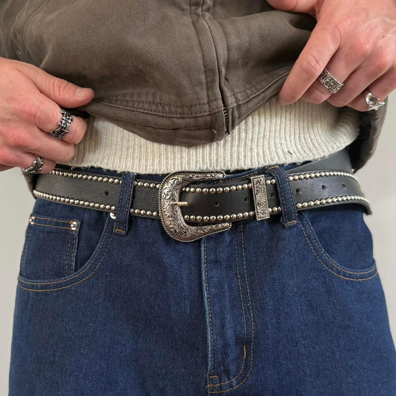Y2K Round Studded Black Vegan Leather Belt – Silver Grunge  display picture 2