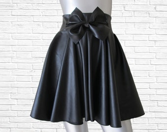Bow Skater Rok, Flare Rok met Strik, Highwaist Minirok, Zwarte Flare Rok, Zwarte Minirok, Kunstleerrok, Cirkelrok, A-lijn