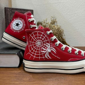 Aangepast geborduurd spinnenweb Converse: Halloween-sneakers, cadeau voor zoon