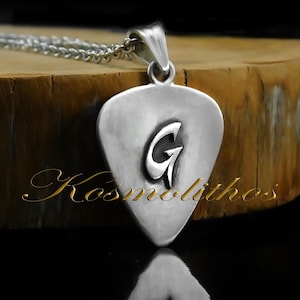 Collar con púa de guitarra de plata, regalo para hombre, púa de guitarra personalizada con letra inicial, púa de plata de regalo personalizada, collar con púa de plata