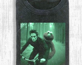 chemise vintage Elmo Meme délavée, t-shirt drôle de vision nocturne Vampirecore, haut parodie d'horreur rétro, cadeau pour les amateurs de cinéma