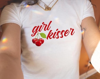 T-shirt Lesbian Girl Kisser des années 90, chemise femininomenon, t-shirt lesbien, t-shirt du mois de la fierté