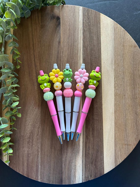 Frog and Flower Pen