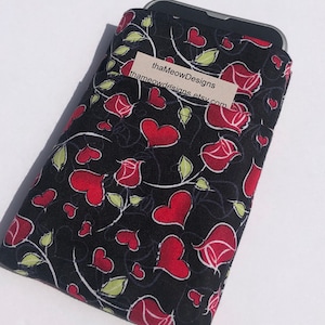 Handmade Hearts & Roses Cell Phone Sleeve with Pocket