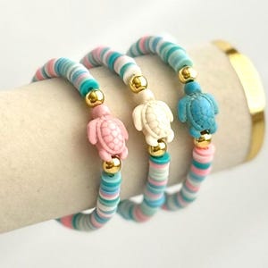 Sköldpadda Charm Lera Pärlarmband | Handgjorda Heishi Smycken