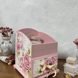 ピンクのバラのミニチェストオーガナイザー、化粧品、ジュエリー、工芸品用の手作りオーガナイザー、シャビーシックな収納ボックス、彼女へのロマンチックなギフト