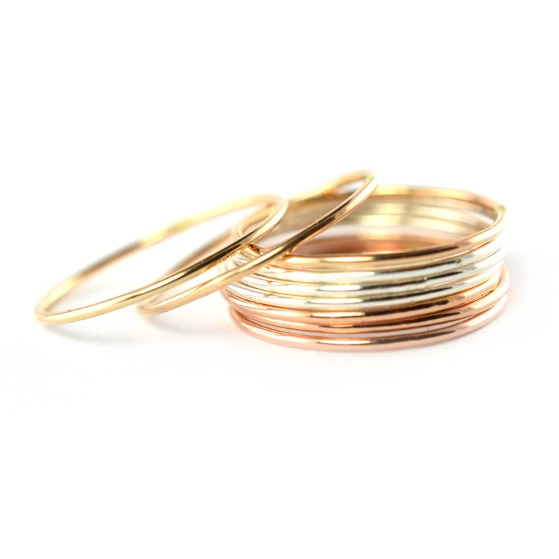 Skinny Ring Thread, Super Thin Stackable Ring, SINGLE RING STR20 image 1