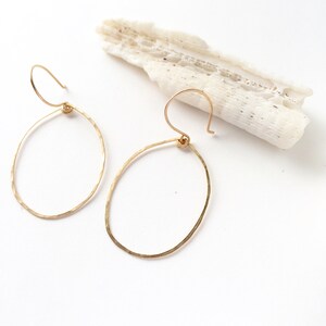 dünne goldene Creolen, Hoop Ohrringe, GOLD Hoops Ohrringe, dünne Hoop Ohrringe, minimalistische Ohrringe, schlichte Hoop Ohrringe, Hoop Ohrringe Gold