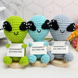Handmade Crochet Alien,Alien Crochet Plush,Crochet Amigurumi,Alien Plushies,Desk Decor,Alien Enthusiast Keepsake,Gifts For Kid/Friend/Team