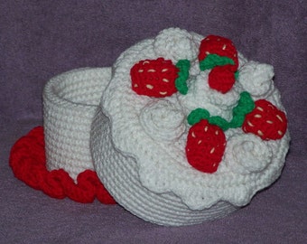 Strawberries n Cream Treasure Cake PDF crochet pattern