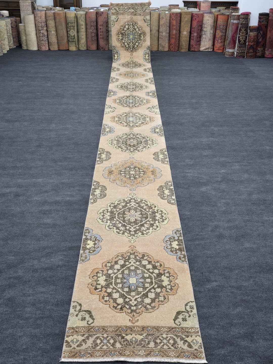25 Foot Traditional Vintage Runner Rug 2'6
