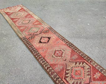 2&#39;4&quot; x 10&#39;10&quot; Bordered Herki Rug Runner 2x11, Handmade Wool Red Pink Runner Rug,Handwoven One of a Kind Vintage Rug, 11 Feet Oriental Rug