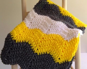 baby afghan crochet, crochet baby blanket, chunky blanket, nursery decor, baby gift, bee theme baby shower gift