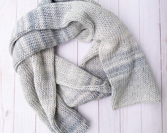 Handgestrickter Schal für Frauen weicher Baumwollschal gehäkelt leichter warmer Winterschal hellgrau beste Freundin Geschenk Weihnachtsgeschenk für Mama
