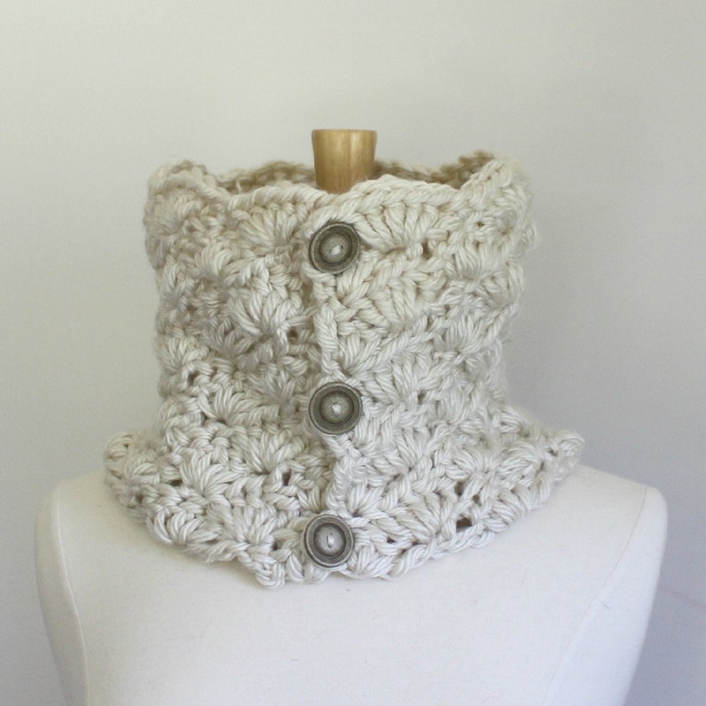 Chunky scarf pattern, crochet cowl pattern, bulky yarn pattern, crochet scarf with buttons, crochet scarf pattern, chunky crochet scarf image 5