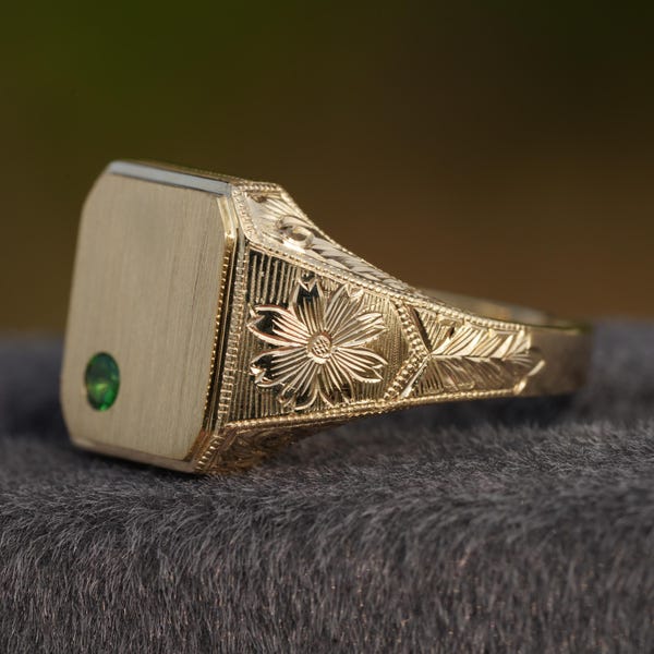Hand-Engraved 9K Gold Octagonal Ring, Natural Green Tsavorite Gemstone