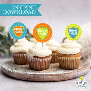 CTR Scegli i topper per cupcake stampabili giusti, perfetti per il battesimo dei bambini della scuola primaria e per i grandi 8 anni
