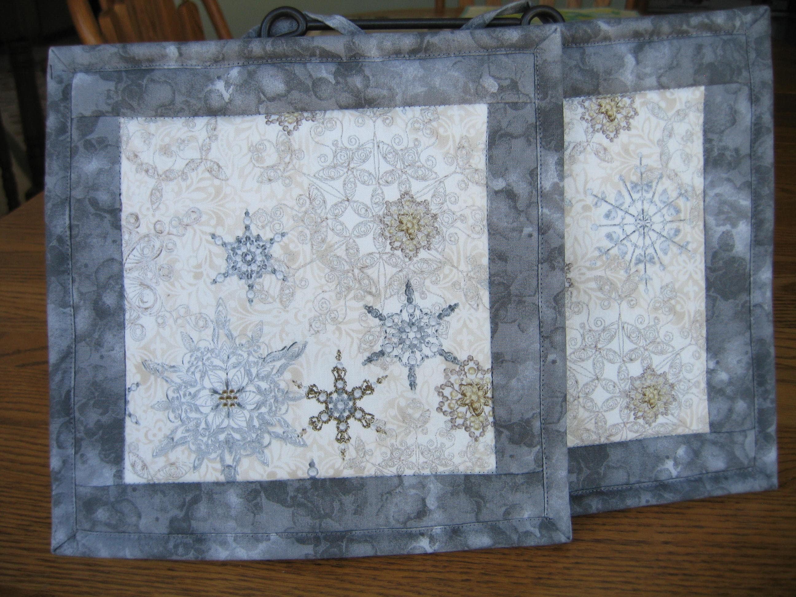 Quilted Placemats Snowflakes Glitter Gray Winter Decor Set Etsy.de