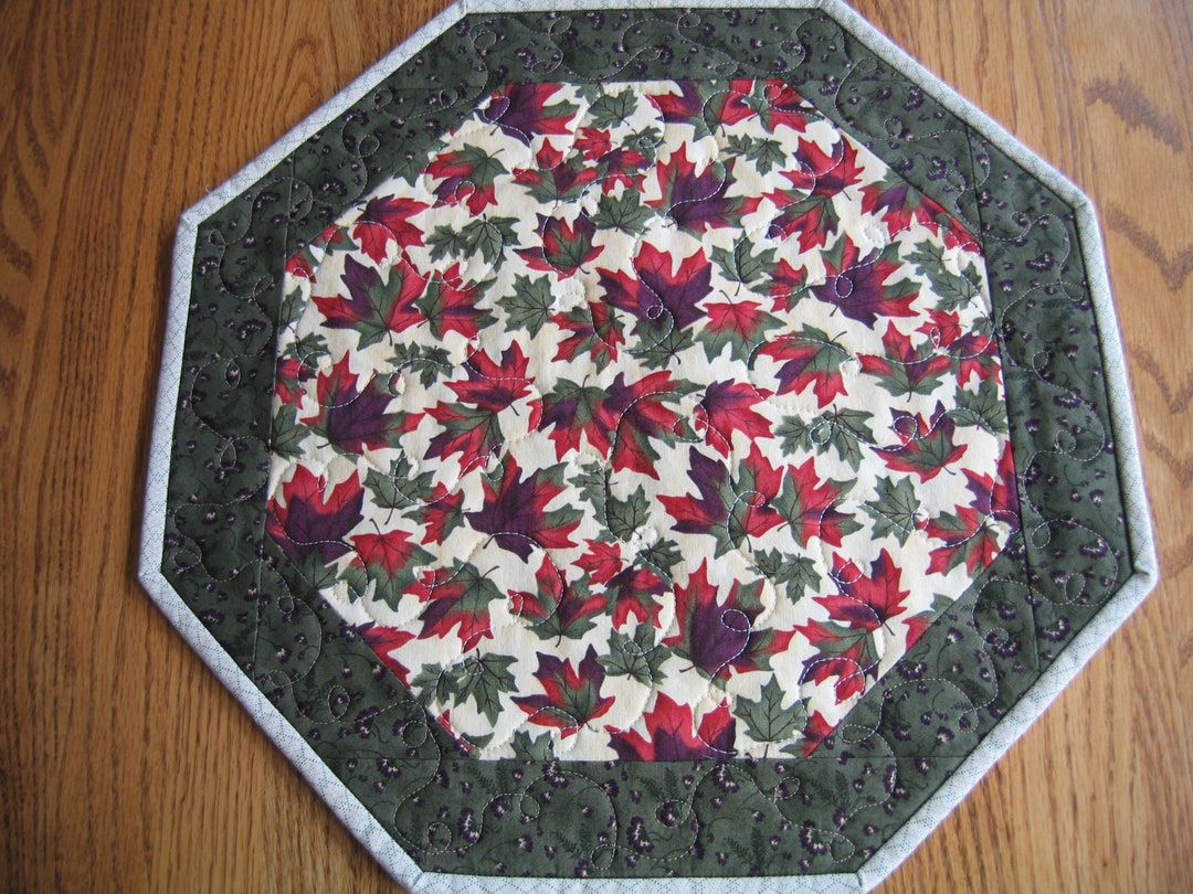 Quilted Octagon Centerpiece/placemats Leaves Red Green Maple Etsy