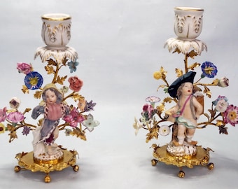 18th century - Ormolu Mounted Meissen Porcelain - Pair of candlesticks - Cupids