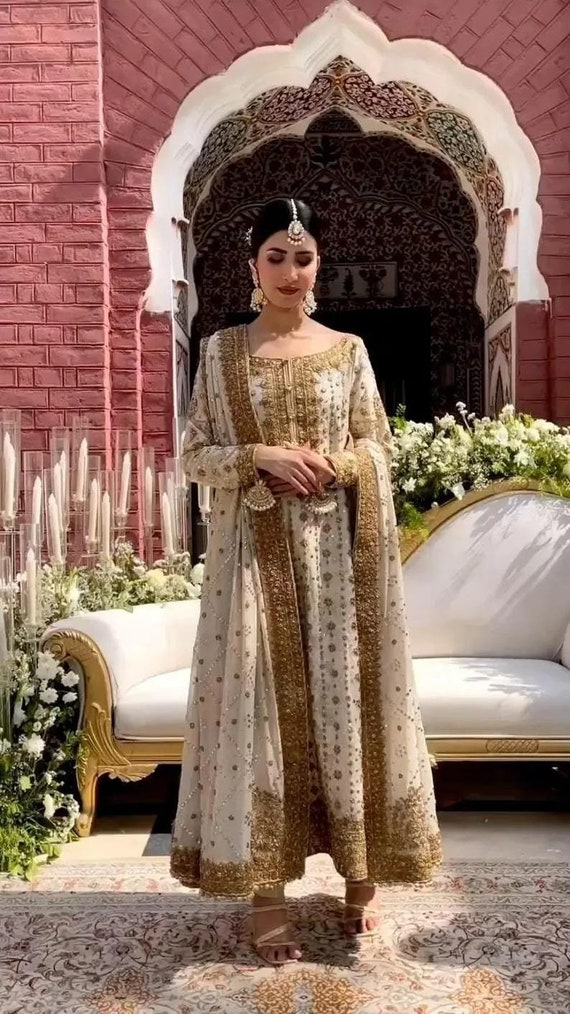White Pakistani Wedding Dress: Handmade Embroidery Salwar Kameez - Etsy White Pakistani Wedding Dress: Handmade Embroidery Salwar Kameez - Etsy