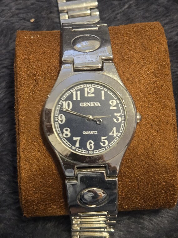 Vintage Geneva Watch Vintage Ladies Geneva Two Tone Calendar Watch - Etsy main image 4