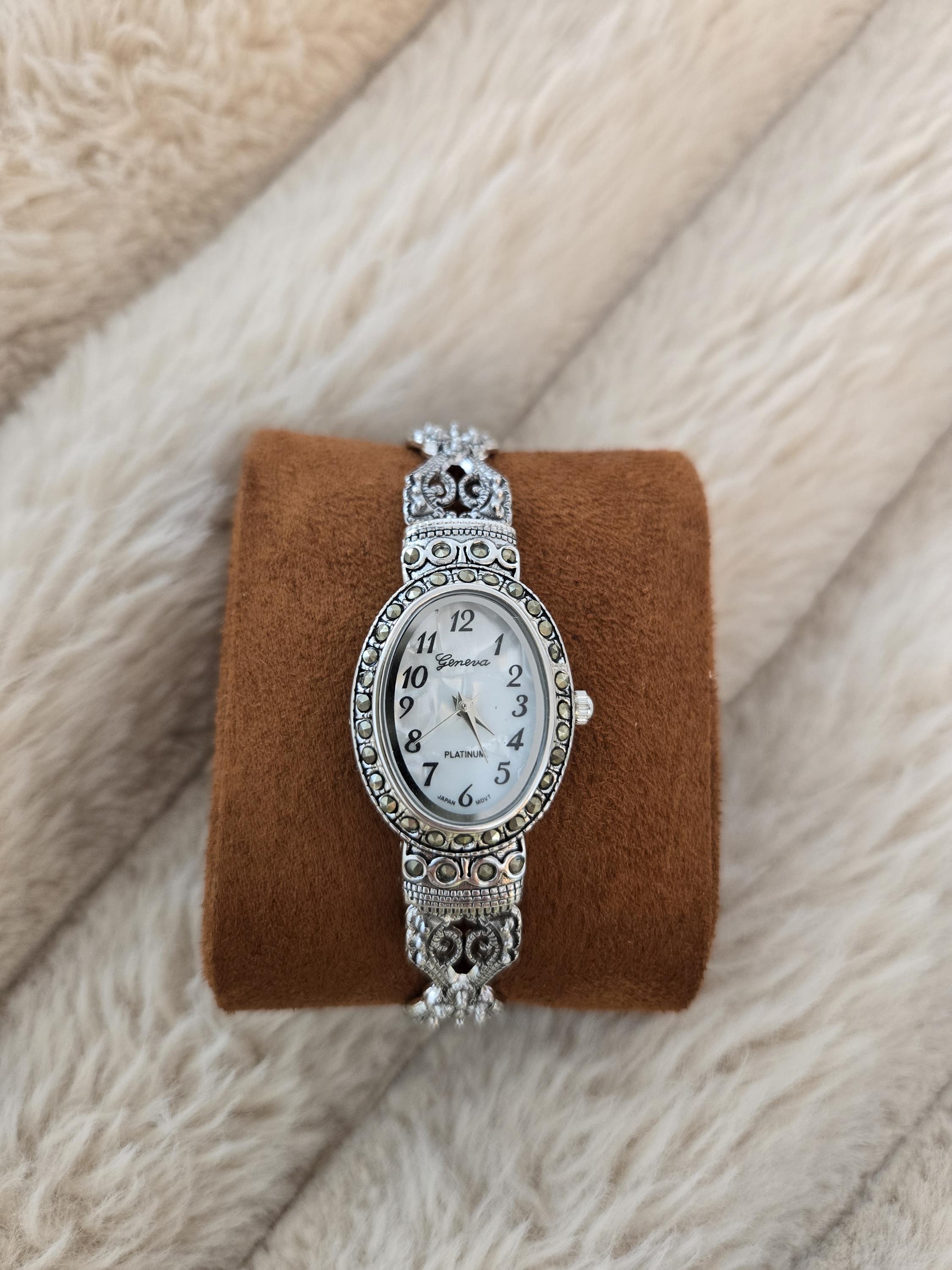 Geneva Vintage Watch Cuff - Etsy display picture 2