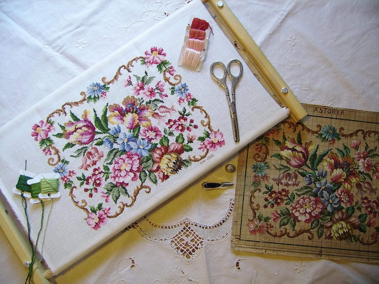 30 Cross Crochet Patterns: Elegant, Meaningful Designs for Bookmarks, Afghans, and Gifts 5 Astoria Floral cross stitch pattern.