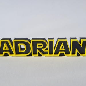Star Wars-inspiriertes Namensschild, personalisiertes Namensschild, Sci-Fi Schreibtischdekoration, Geschenk Star Wars-Fans, Tortenstecker, Spielzimmer