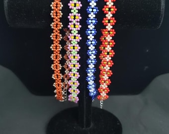 Beaded Daisy Chain Bracelet,Boho Flower Seed Bead Bracelet,Colorful Floral Jewelry,Bracelet,Handmade Gift for Her,Minimalist Flower Bracelet