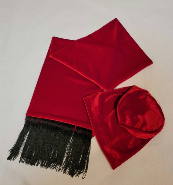 Red Velvet Slouchy Beanie Hat: Women display picture 1