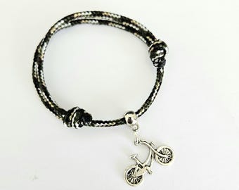 Pulsera de bicicleta retro con dijes, pulsera de cordón ajustable con nudos corredizos, regalo de ciclismo hecho a mano, joyería de acero con dijes de bicicleta.