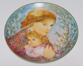 Vintage Edna Hibel Mother's Day Plate 1986