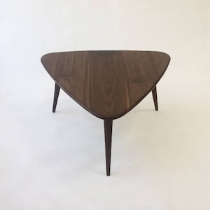 Nesting Kidney Bean Guitar Pick Coffee Tables Mid-Century Modern Atomic Era Design In Solid Walnut with Solid Walnut Tapered Legs image 4