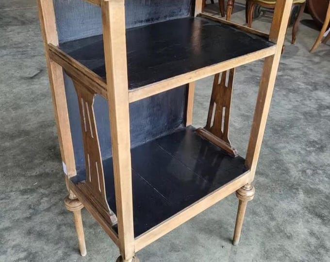 Mid-20th Century two tier side table with elegant turned legs