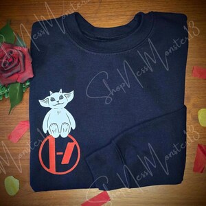 Ned Juggling Twenty One Pilots Album Logos Gildan Adult Sweatshirt | Fan Art Crewneck image 13