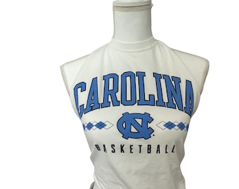 Camiseta reciclada de los North Carolina Tar Heels, top corto rediseñado de los North Carolina Tar Heels, camisa de los North Carolina Tar Heels