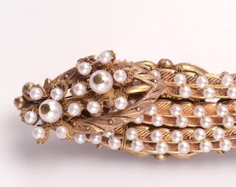 Halley's Comet Faux Pearl and Gold Tone Costume Brooch:  Unsigned Miriam Haskell style from 1950's